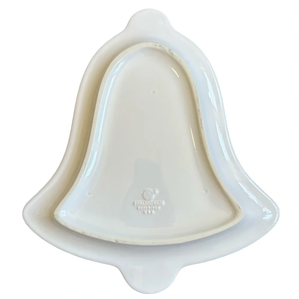 Pfaltzgraff Christmas‎ Heritage White Bell Shaped Plate Christmas Tree Design